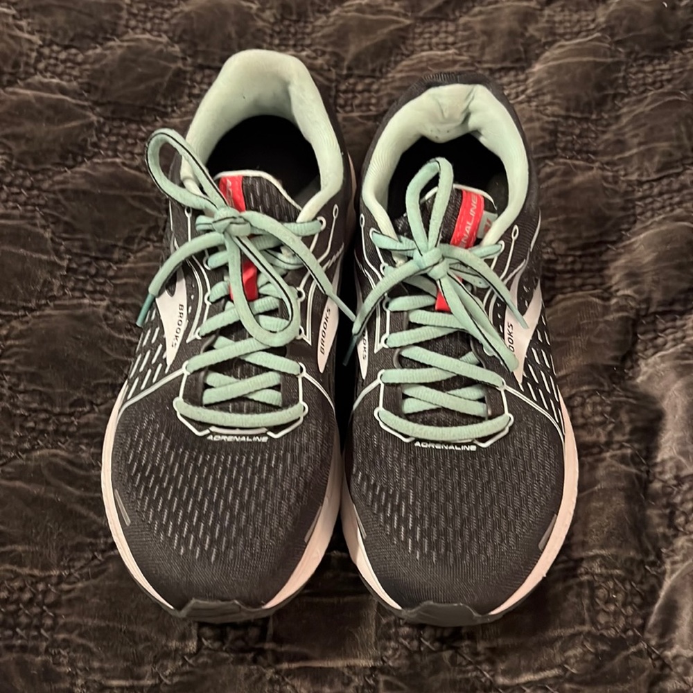 Brooks adrenaline